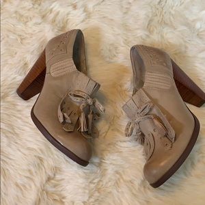 Seychelles tan heels size 7.5 EUC